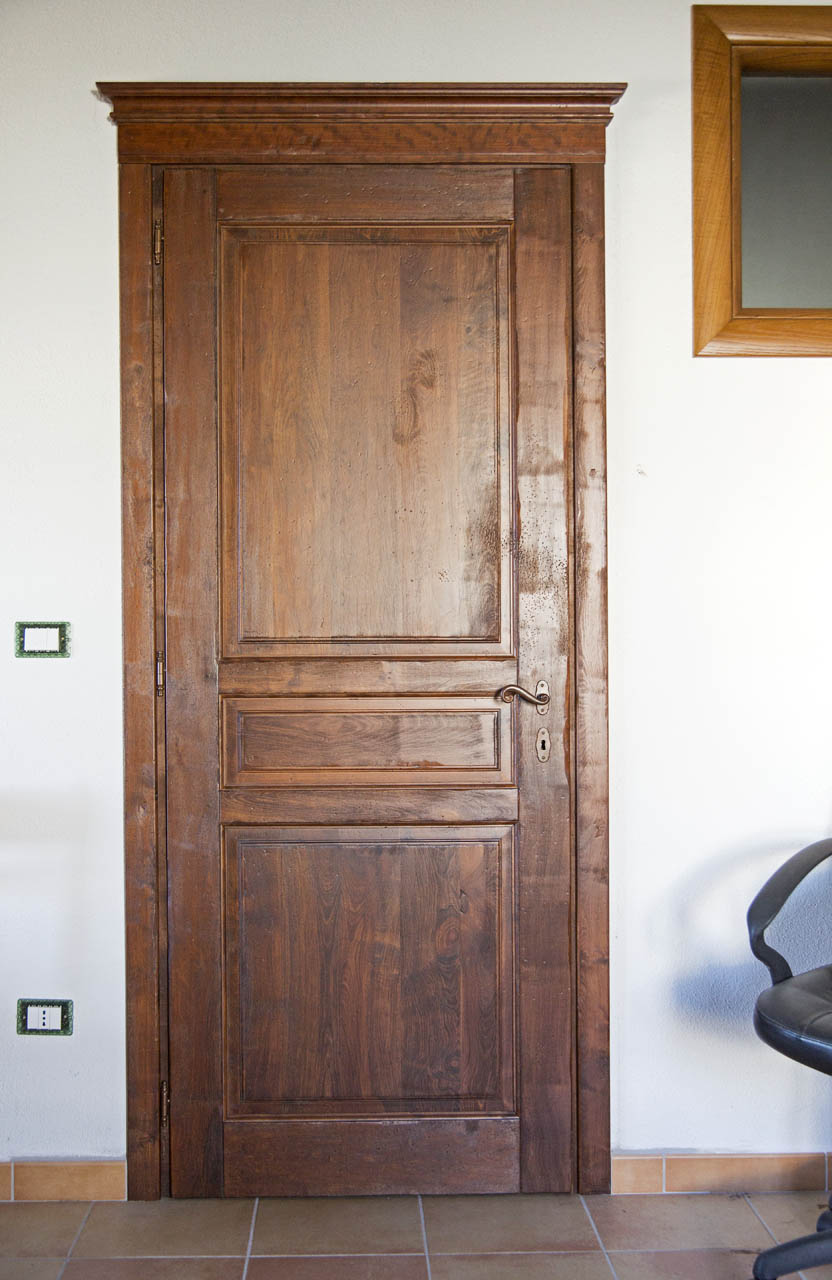 INTERIOR DOORS